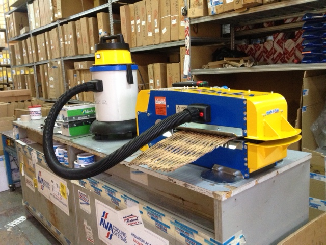Edward 300 CAS.JPG Tritacartoni Edward 300 - Azienda ricambi auto - Casoria (NA)
